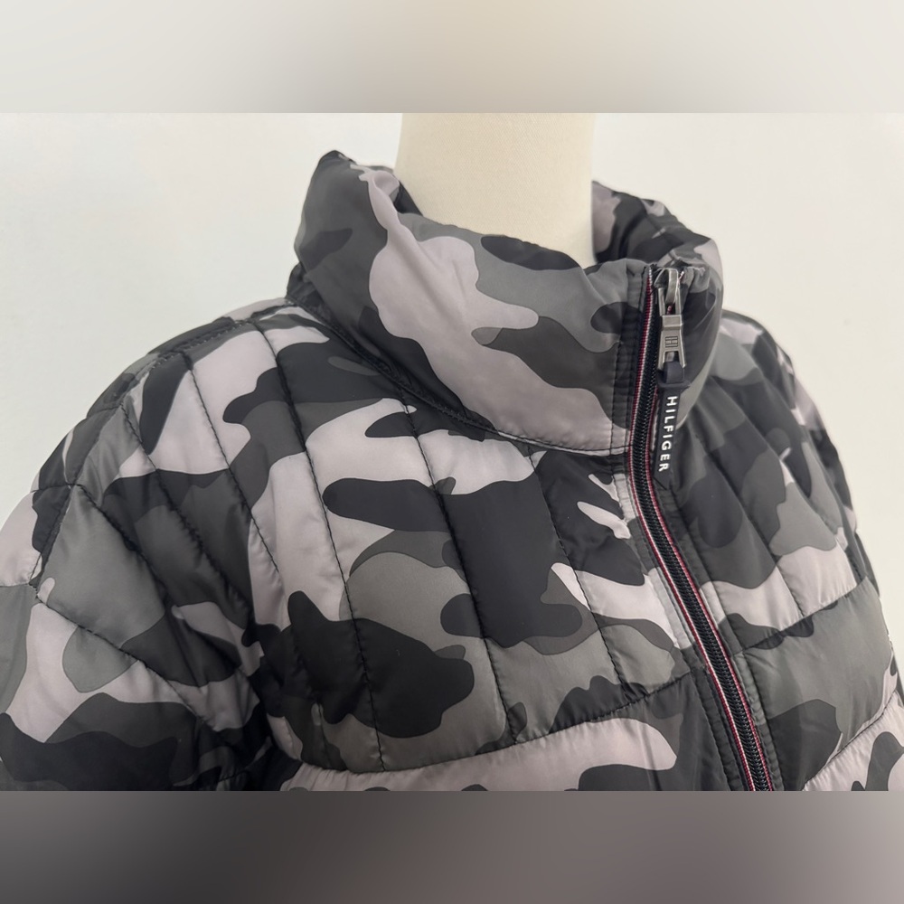 Tommy Hilfiger Men's Lightweight Packable Puffer Jacket Grey Camouflage 2XLT - Picture 2 of 12